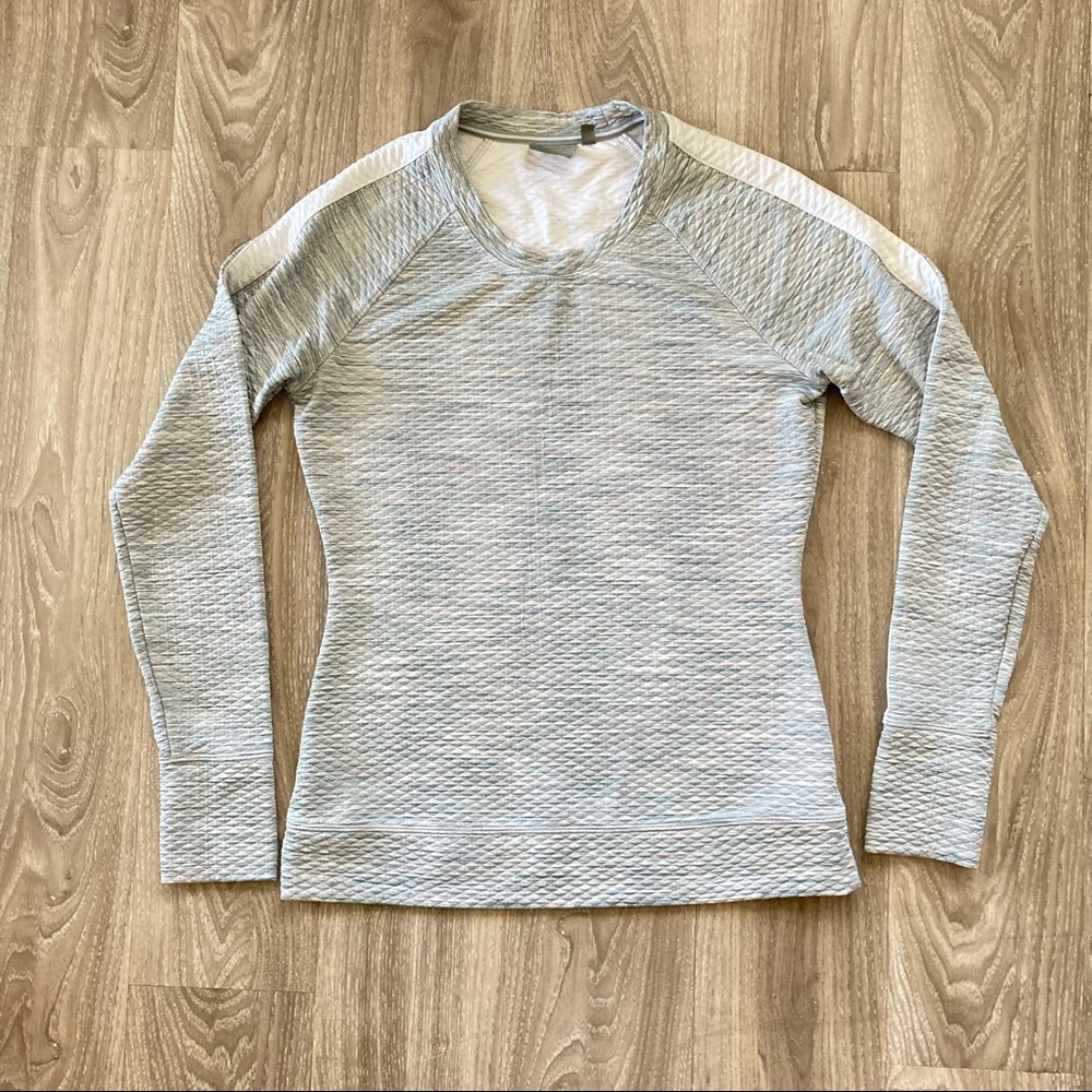 Athleta Long Sleeve w/ Thumb Holes. Sz Small